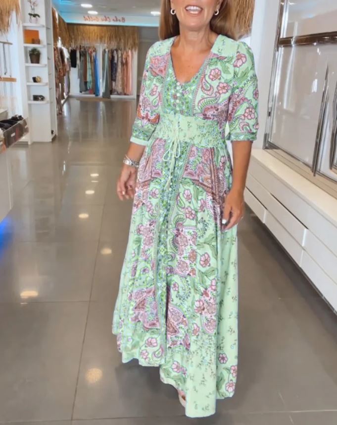 Sommerkleid mit V-Ausschnitt und 3/4-Ärmeln