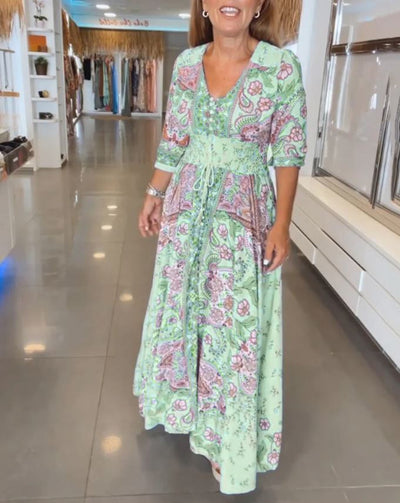 Sommerkleid mit V-Ausschnitt und 3/4-Ärmeln