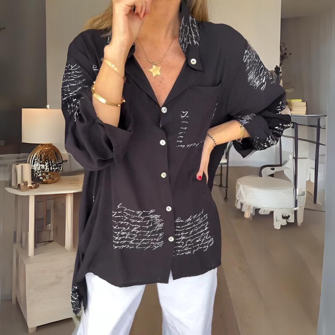 Callista™ | Button-Up Hemd mit Handgeschriebener Schrift