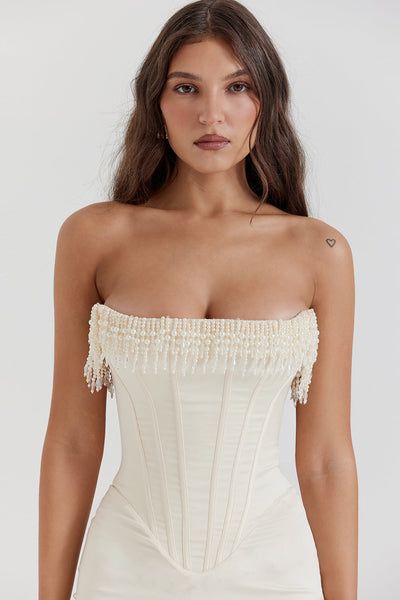 Pearl Embrace | Strapless Satin Midi-Kleid mit Perlendetail