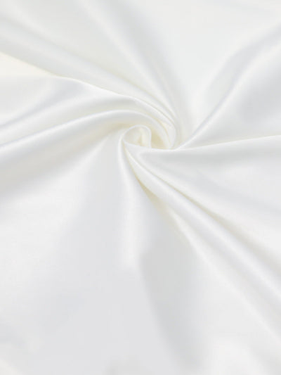 Pearl Embrace | Strapless Satin Midi-Kleid mit Perlendetail