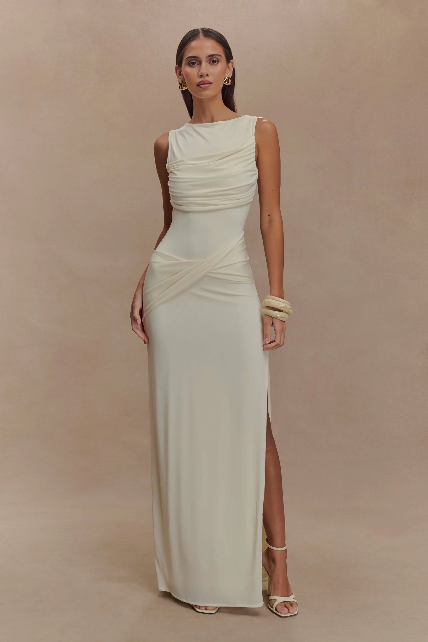 Nalani | Langes Abendkleid mit Offenem Rücken und Hohem Schlitz