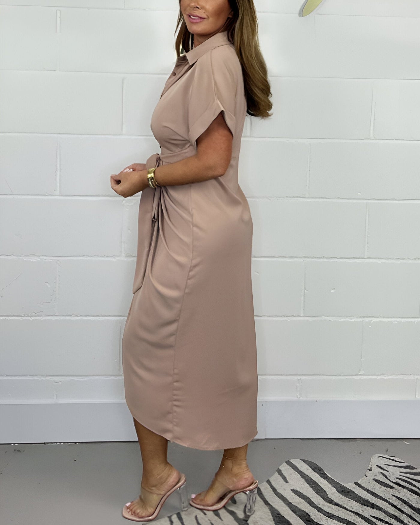 Savena | Taillierte Hemdblusenkleid mit Schleifendetail & sommerlicher Midi-Länge