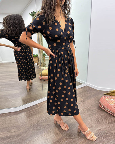 Mina™ | Kleid mit V-Ausschnitt und Punkten