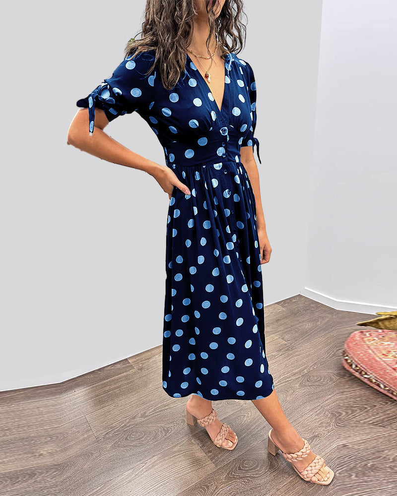 Mina™ | Kleid mit V-Ausschnitt und Punkten