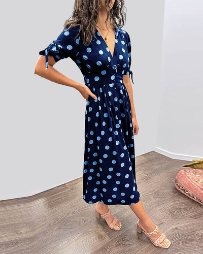 Mina™ | Kleid mit V-Ausschnitt und Punkten