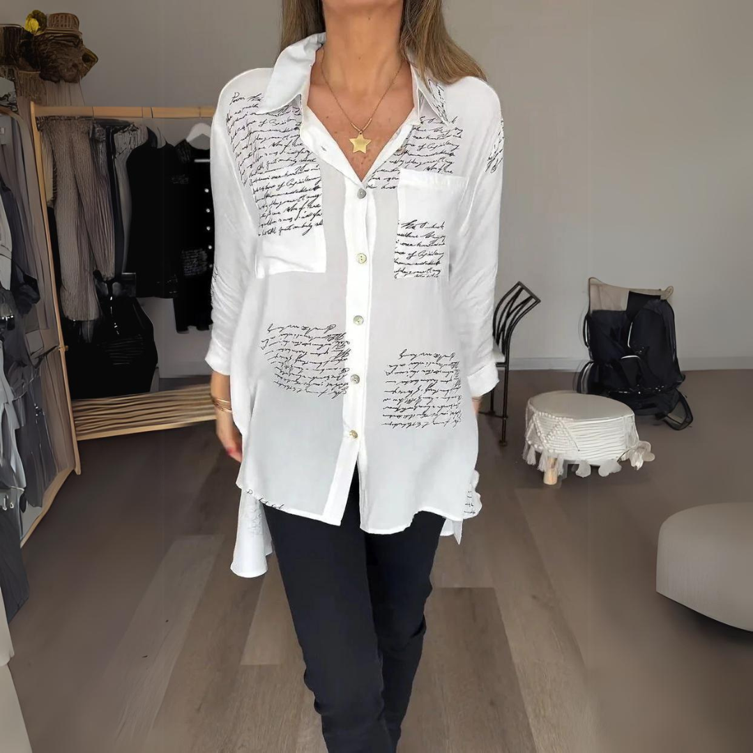 Callista™ | Button-Up Hemd mit Handgeschriebener Schrift
