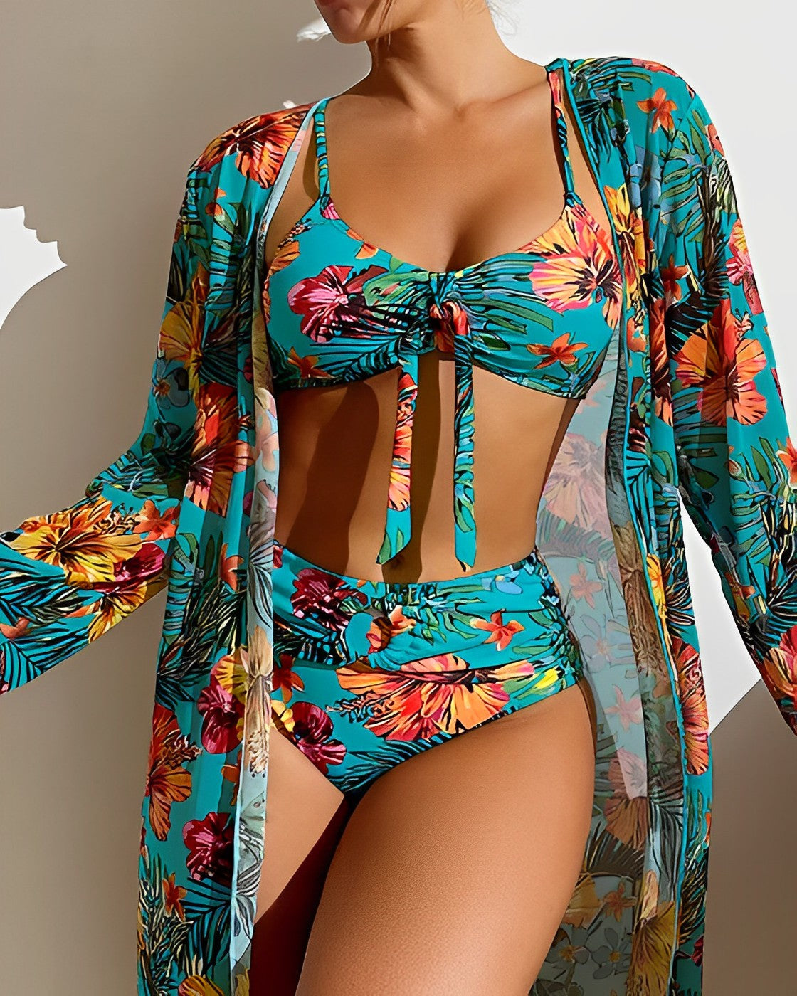Flora | Bikini-Set mit tropischem Druck und Überwurf