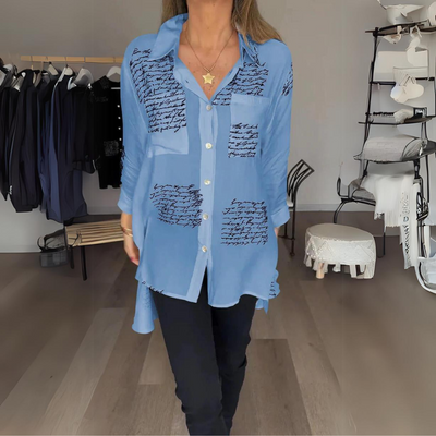 Callista™ | Button-Up Hemd mit Handgeschriebener Schrift