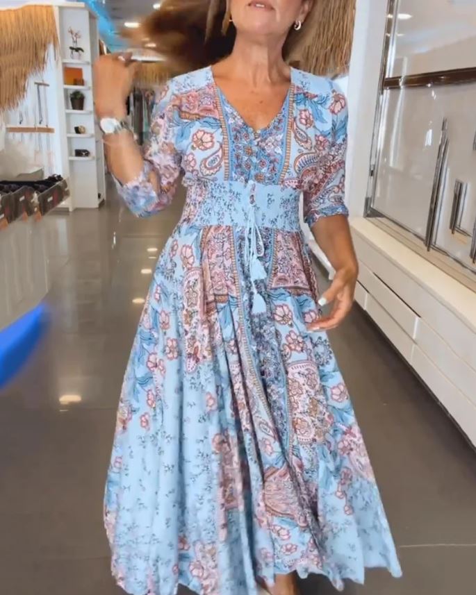 Sommerkleid mit V-Ausschnitt und 3/4-Ärmeln