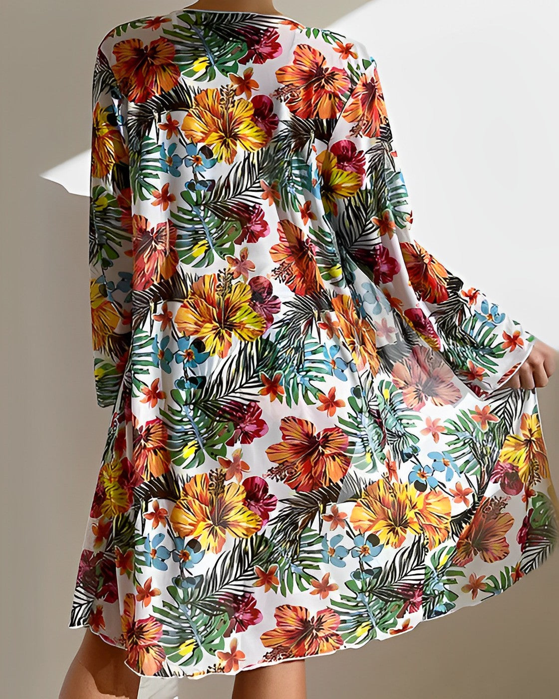 Flora | Bikini-Set mit tropischem Druck und Überwurf