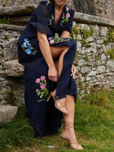 Elegantes Kleid mit Navy-Blumen