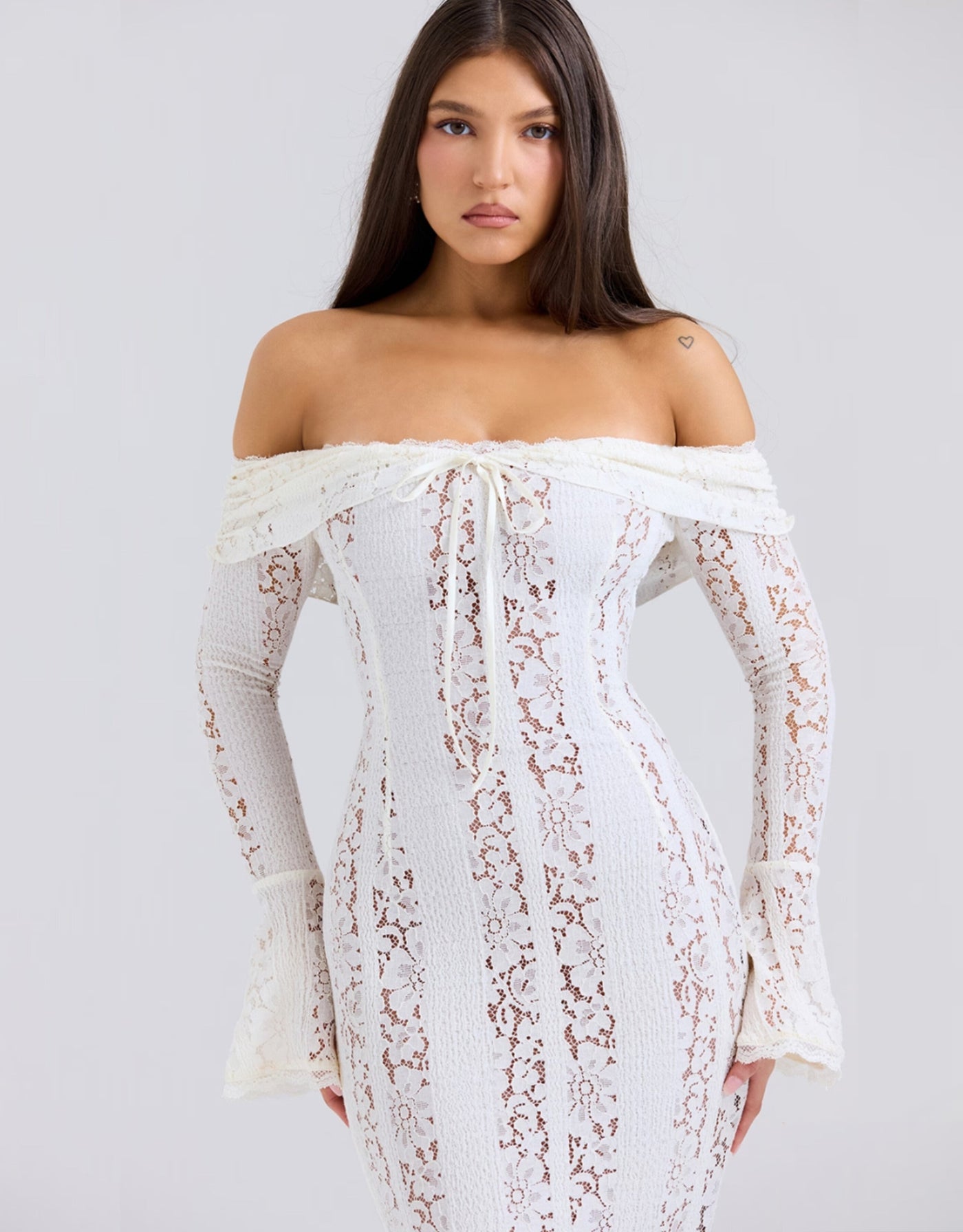 Arwen Spitze | Off-Shoulder Maxi Kleid