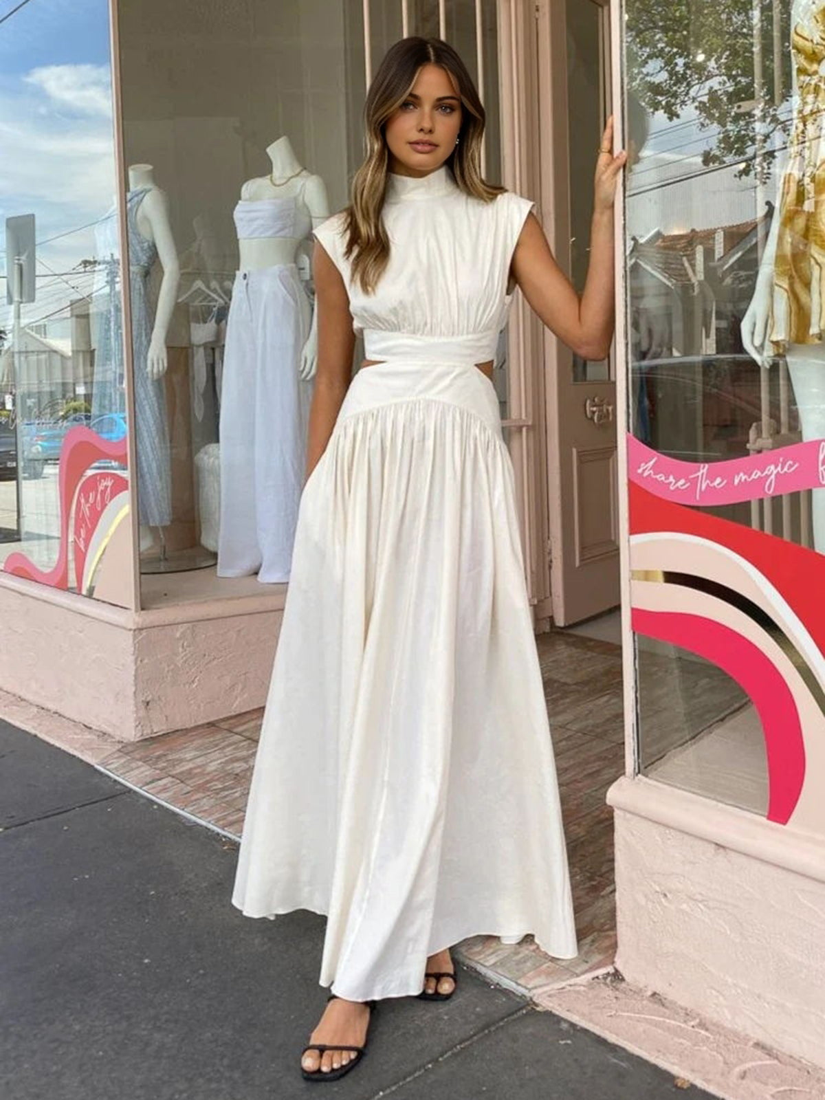 Selene | Mock Neck Cut-Out Maxikleid
