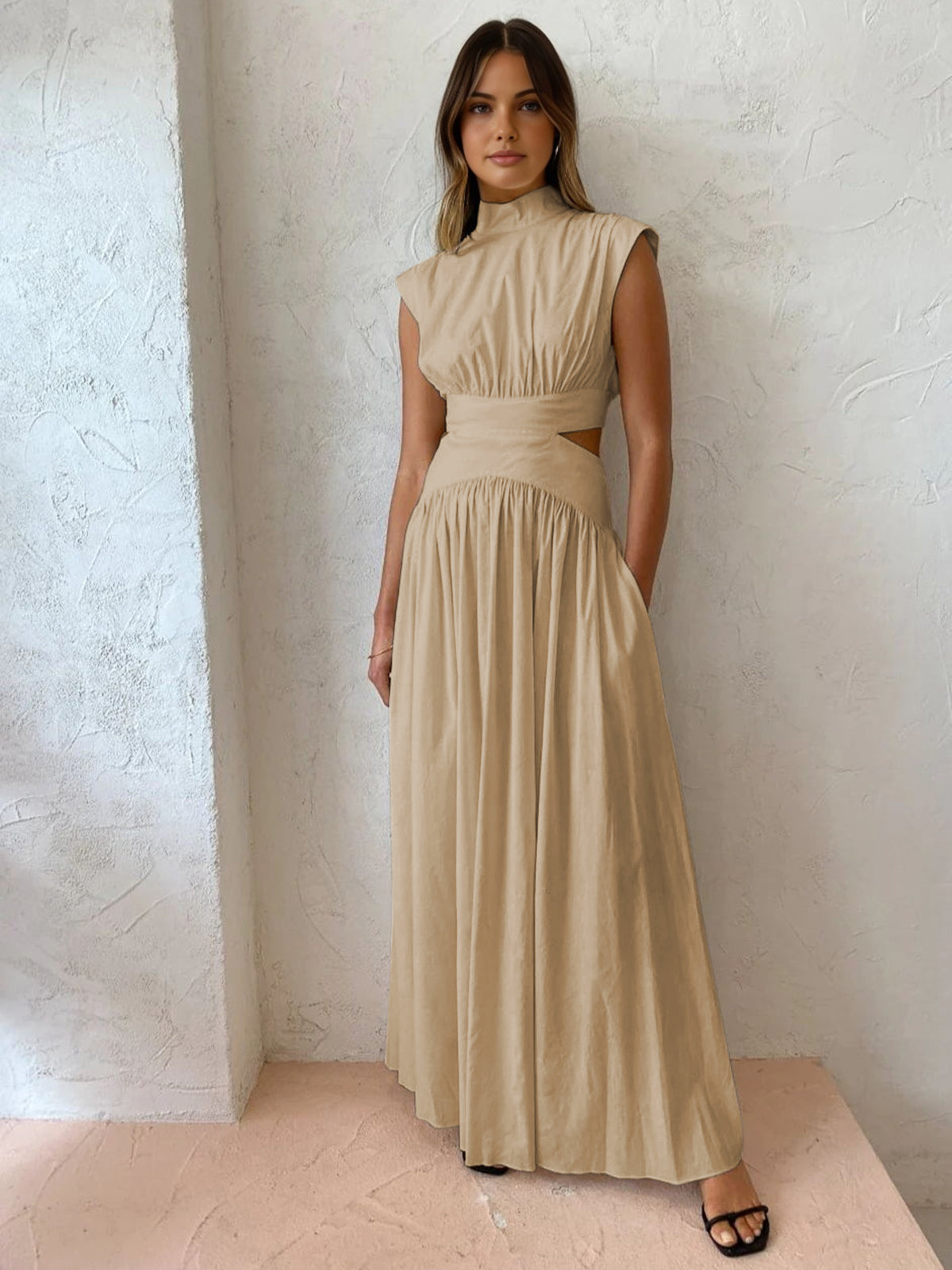 Selene | Mock Neck Cut-Out Maxikleid