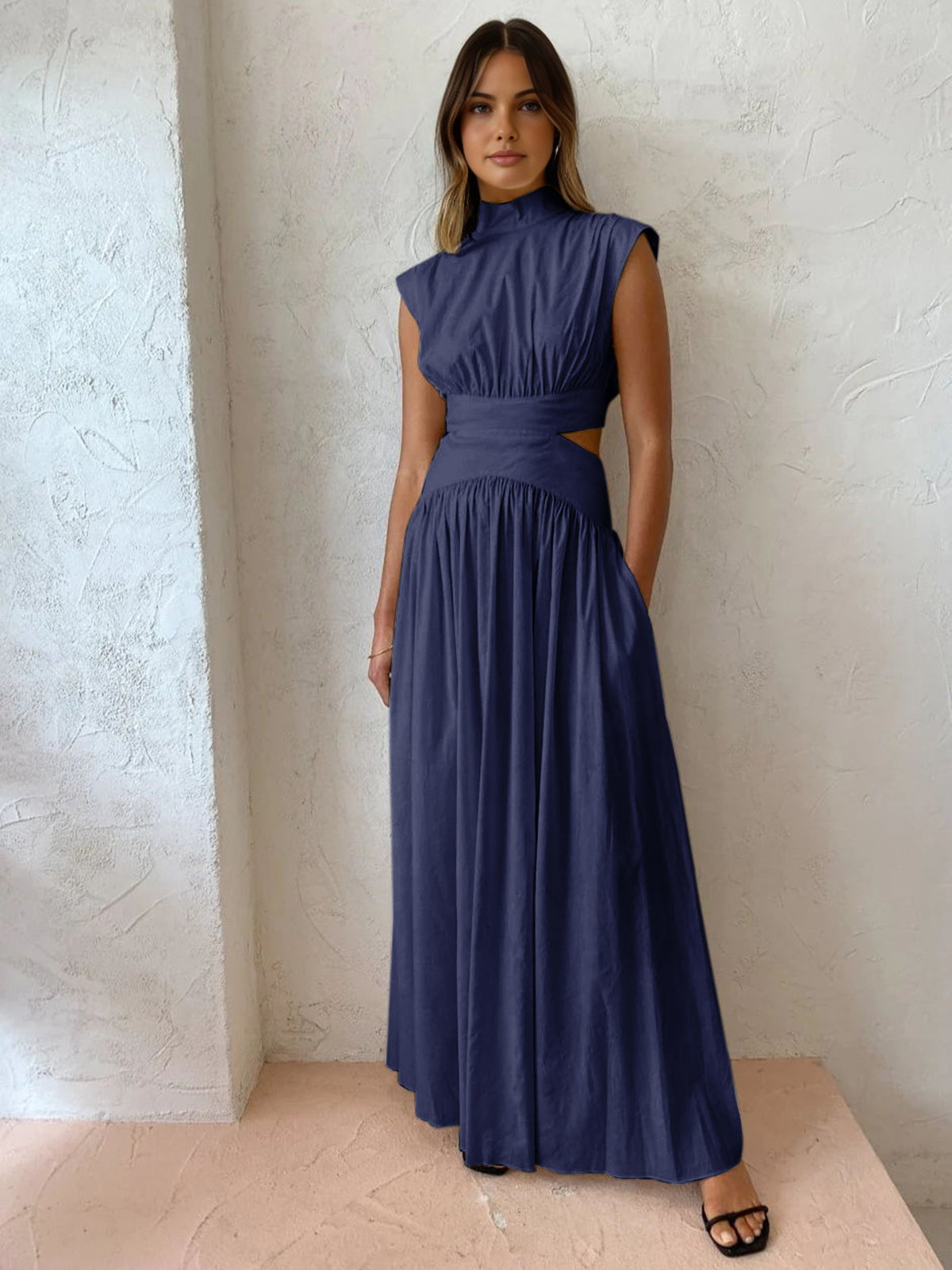 Selene | Mock Neck Cut-Out Maxikleid