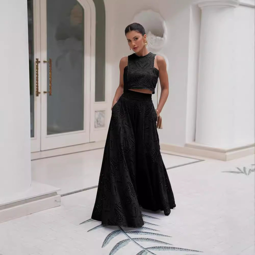 Elanora | Broderie Set mit Crop Top & Schwungvollem Rock – Sommerliche Chic-Vibes