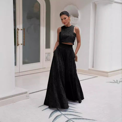 Elanora | Broderie Set mit Crop Top & Schwungvollem Rock – Sommerliche Chic-Vibes