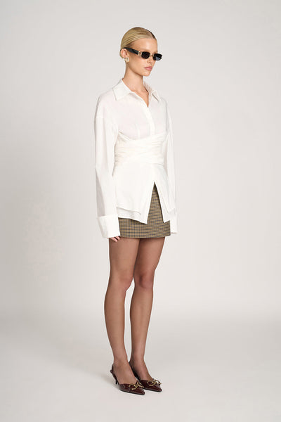 Jaeda Wrap Bluse | Weiße Oversized Bluse mit taillierendem Detail