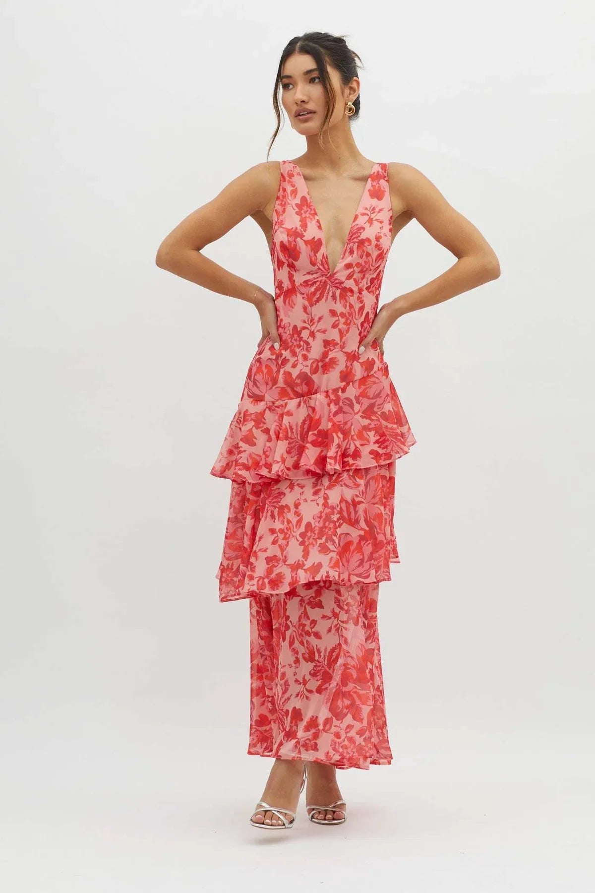 Florava | Geschichtetes Maxikleid mit Offenem Rücken & Blumenmuster