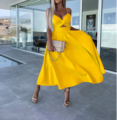 Delina | Cut-out Kleid mit sexy Schlitz & eleganter Form