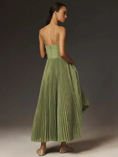 Sorelia | Plissierte Bustier Kleid in Moosgrün mit feinen Spaghetti-Trägern
