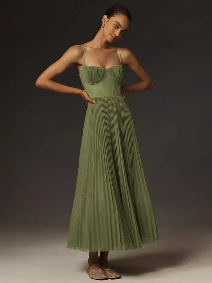 Sorelia | Plissierte Bustier Kleid in Moosgrün mit feinen Spaghetti-Trägern