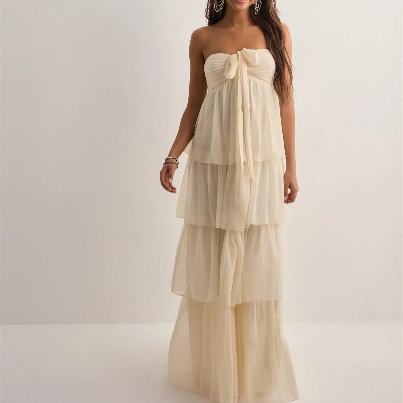 Solina | Strapless Sommerkleid mit Gestuftem Rock & Verstellbarem Band