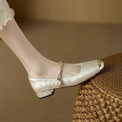 Cintha™ | Elegant Low-Heeled Pumps