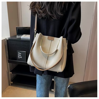 Viva Chic Tote | Schultertasche