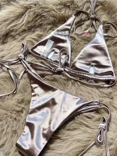 Zayla | Satinähnlicher Bikini mit Metallic-Glanz (1+1 GRATIS)