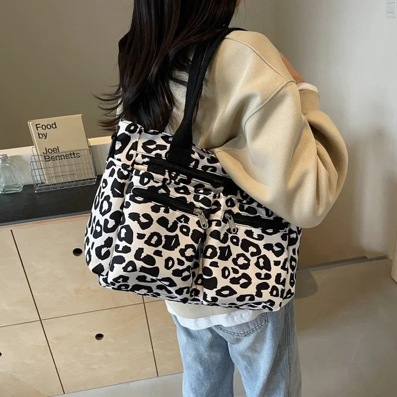 Urban Wild Tote | Schultertasche