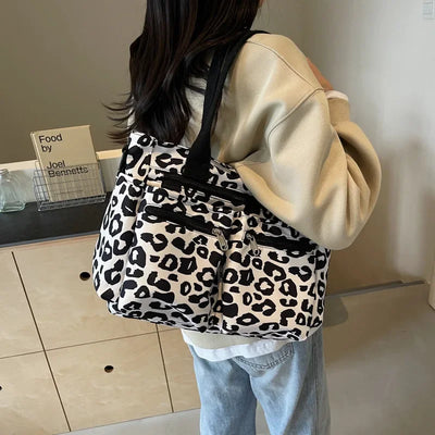 Urban Wild Tote | Schultertasche