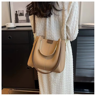 Viva Chic Tote | Schultertasche