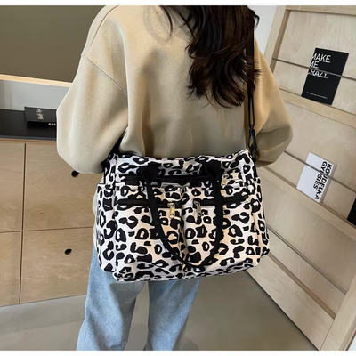 Urban Wild Tote | Schultertasche