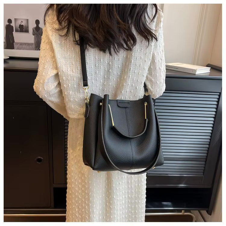 Viva Chic Tote | Schultertasche