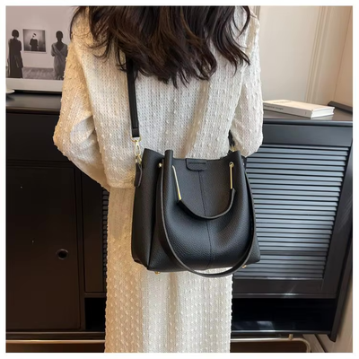 Viva Chic Tote | Schultertasche