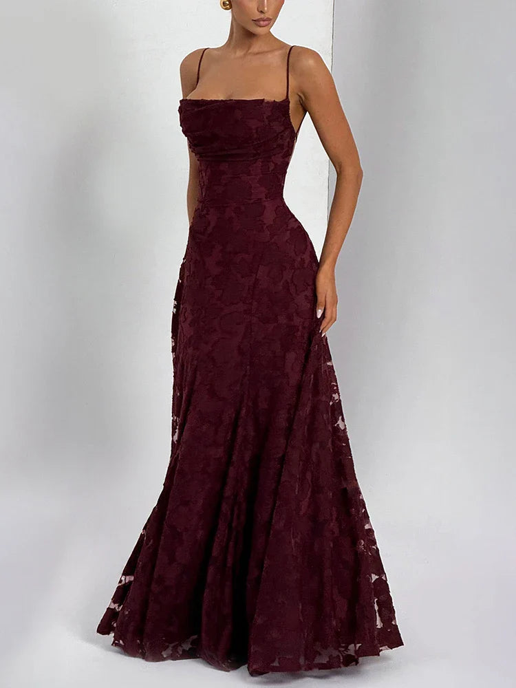 Velayna | Maxikleid mit Blumenrelief & Offenem Rücken