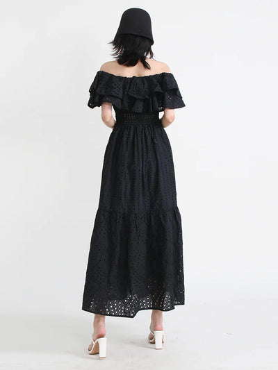Soleia | Off-Shoulder Broderie Kleid