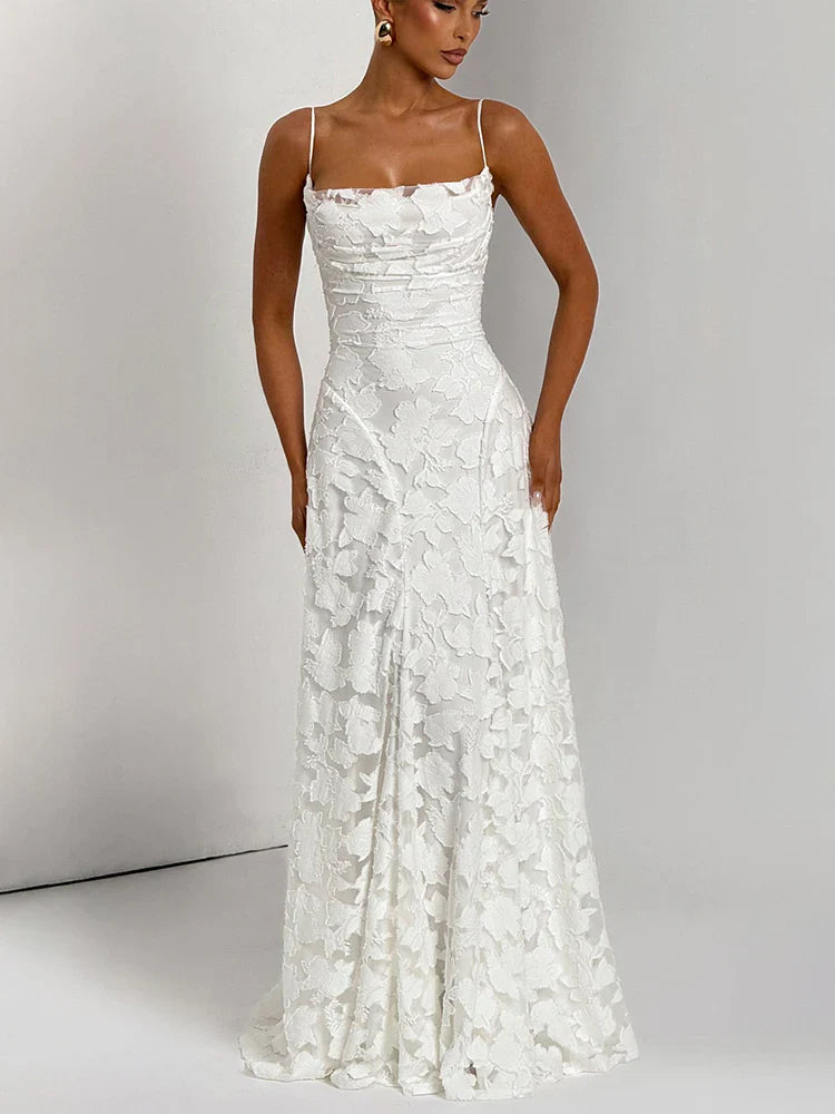 Velayna | Maxikleid mit Blumenrelief & Offenem Rücken