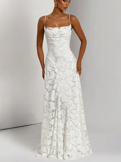 Velayna | Maxikleid mit Blumenrelief & Offenem Rücken