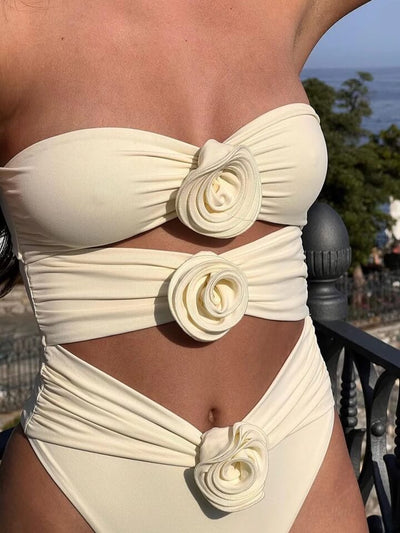 Soera | Strapless Cut-Out Badeanzug mit Rosen-Details