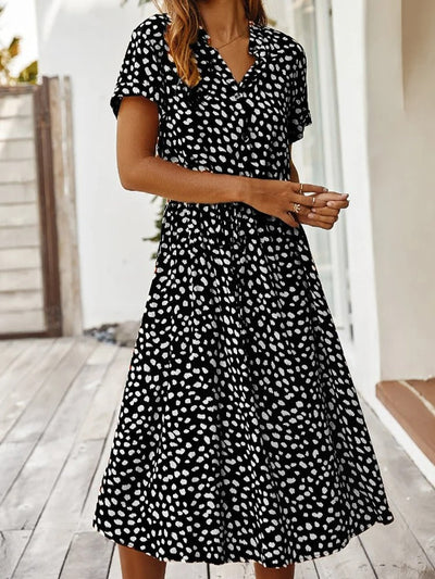 Zanelya | Midi Sommerkleid mit Abstracten Punkten & Knopfverschluss