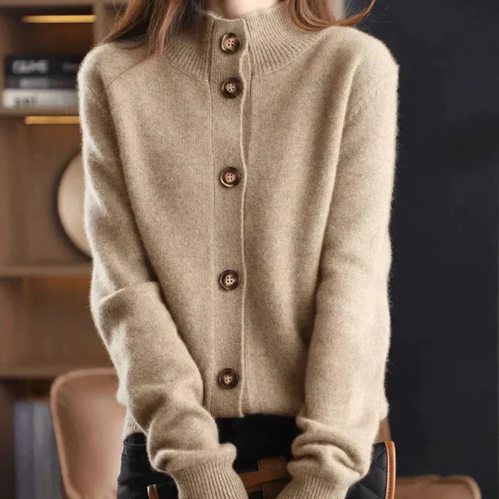 Aria | Bequemer Cardigan mit Knöpfen