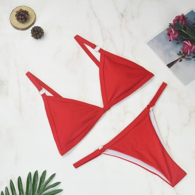 Rivela | Bikini mit Ringdetails & Dreieckigen Cups in Mehreren Farben