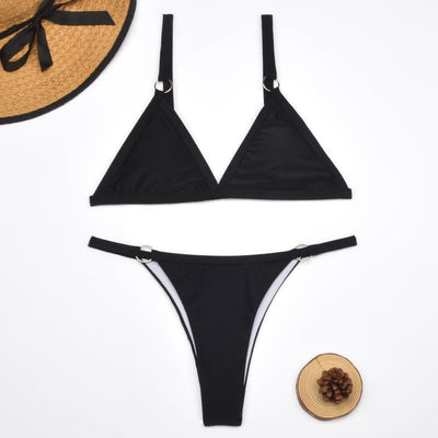 Rivela | Bikini mit Ringdetails & Dreieckigen Cups in Mehreren Farben