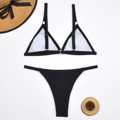 Rivela | Bikini mit Ringdetails & Dreieckigen Cups in Mehreren Farben