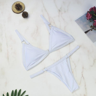 Rivela | Bikini mit Ringdetails & Dreieckigen Cups in Mehreren Farben