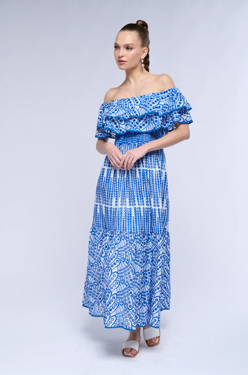 Soleia | Off-Shoulder Broderie Kleid
