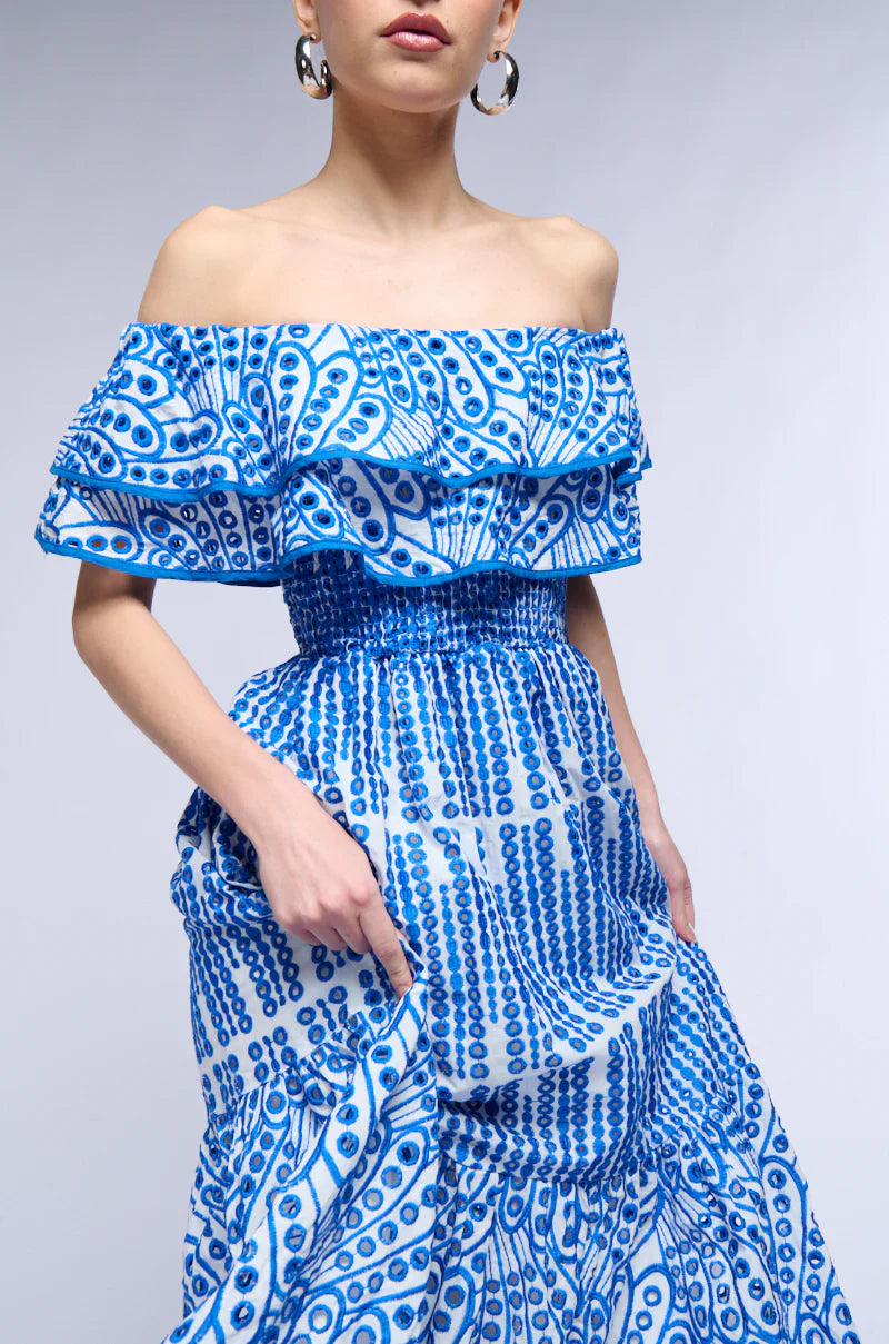 Soleia | Off-Shoulder Broderie Kleid